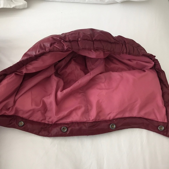 add maroon puffer jacket - Picture 5 of 5